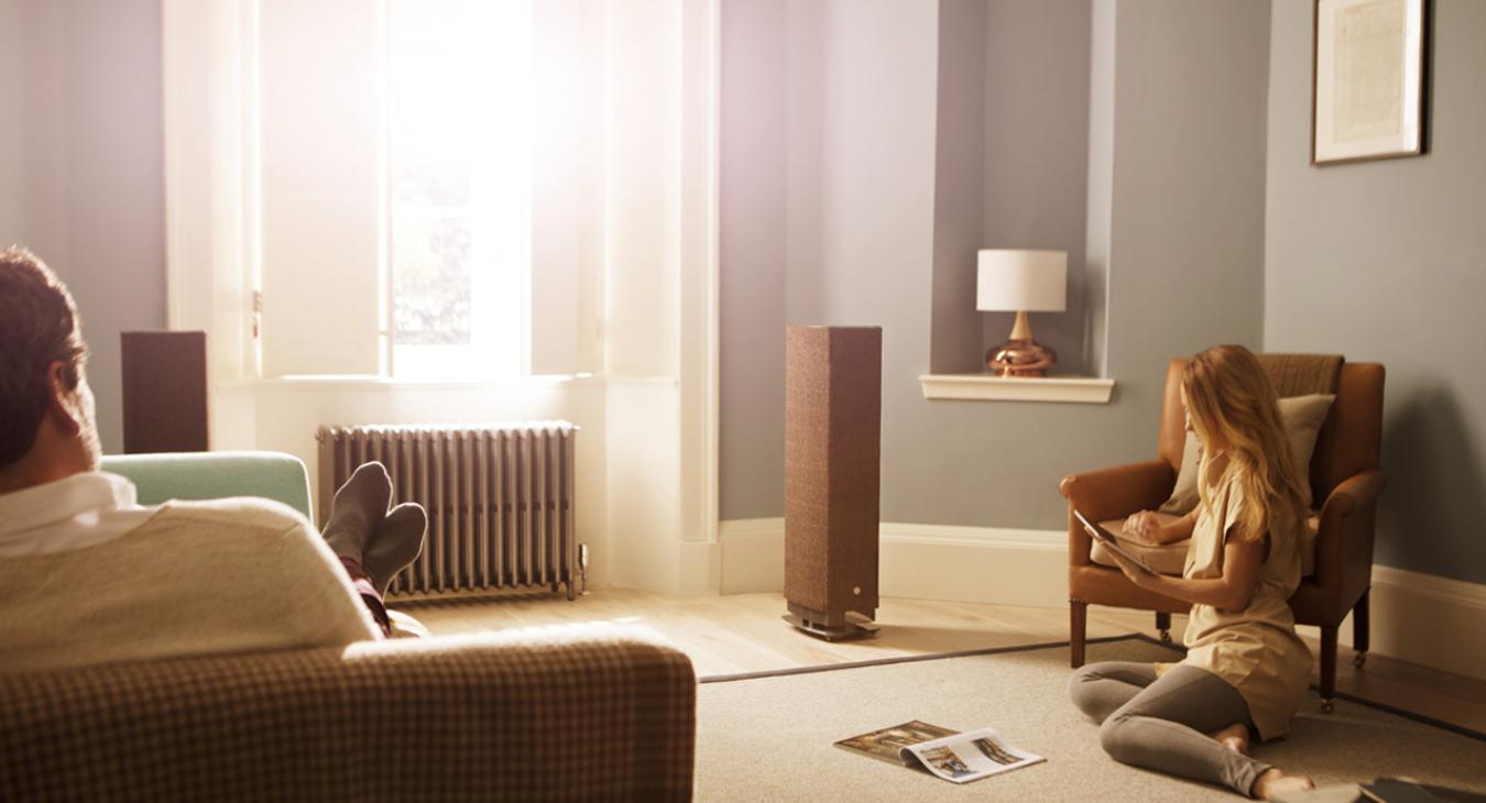 Linn Series 5 530 Exakt Active Loudspeaker in a living space