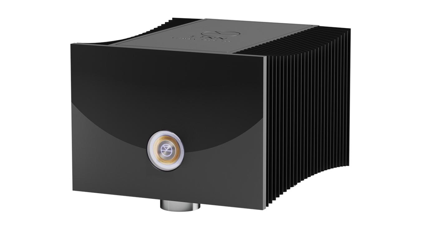 A Klimax Solo 800 in black