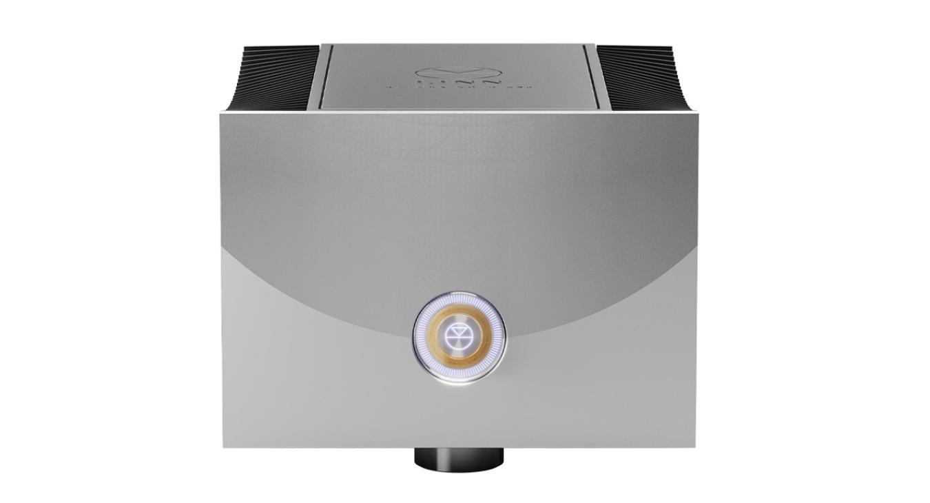 A Klimax Solo 800 in silver