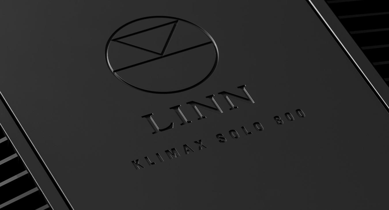 A Klimax Solo 800 view looking down at the Linn logo